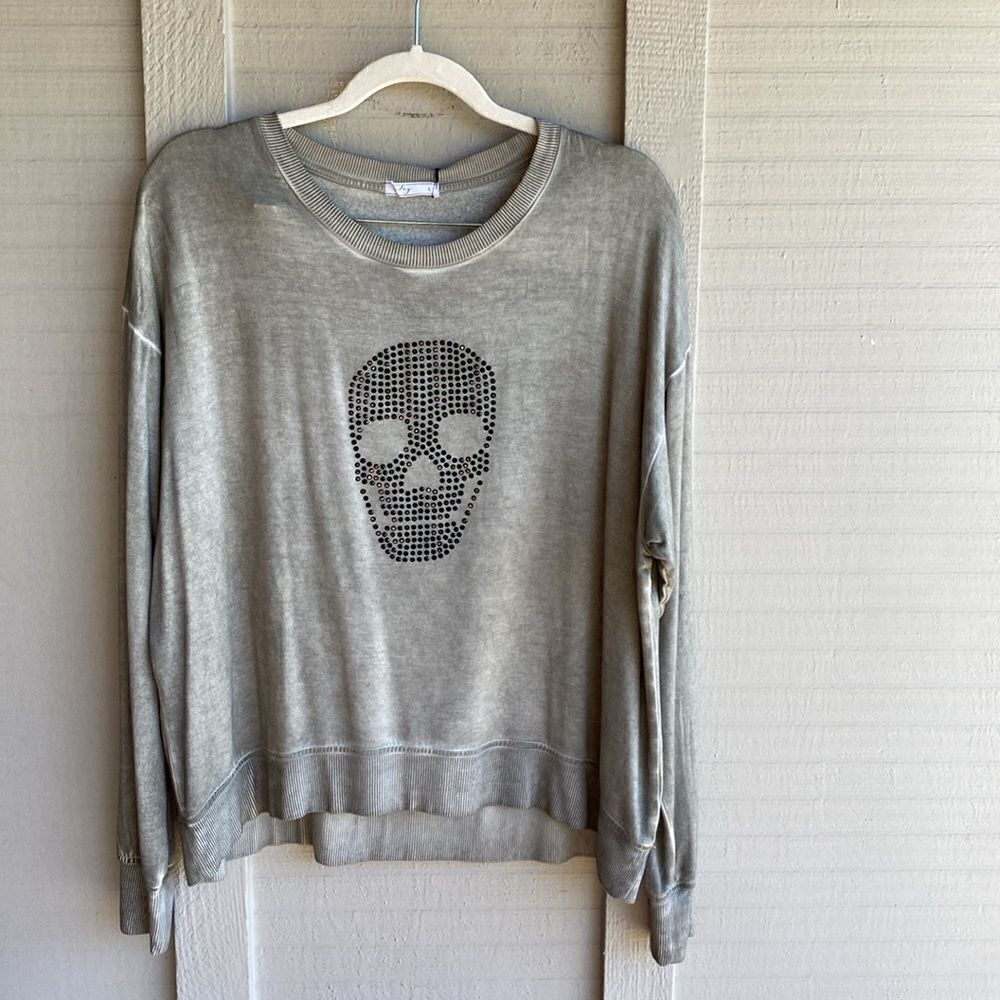 NWT Britney Black Rhinestone Skull Grayish/Green Tunic Pullover Top Size: L